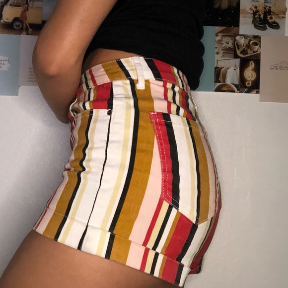 Multicolored shorts - Picture 2 of 4